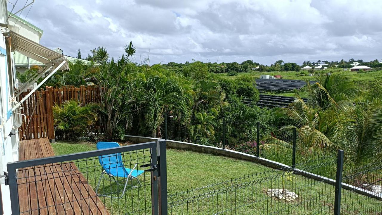 T2 Jardin Clos Les Nids De La Colline 圣弗朗索瓦 外观 照片